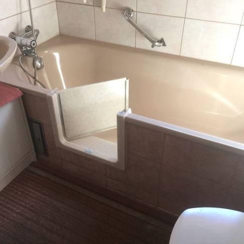 Barrierefreie Badewanne